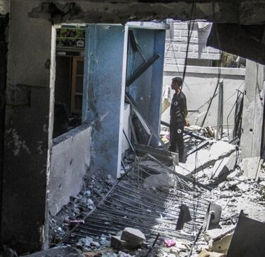 Izraeli bombardon një shkollë në Gaza, 5 persona të vrarë dhe 15 të plagosur