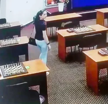Një ruse helmoi kundërshtaren e saj në një turne shahu, kamerat e sigurisë regjistruan gjithçka