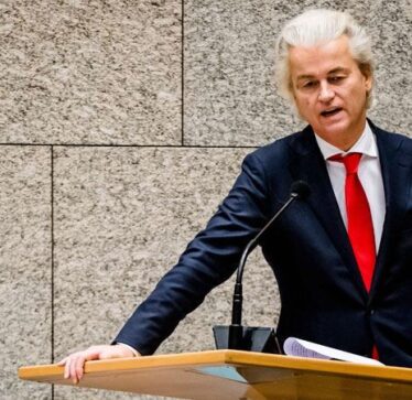 Wilders vazhdoi të ofendonte Erdoganin, duke e quajtur atë një qen të tërbuar të Lindjes së Mesme