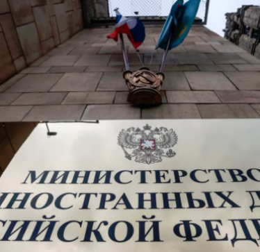 Rusia shton në listën e sanksioneve edhe 92 qytetarë amerikanë