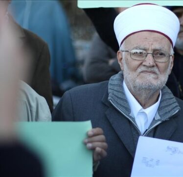 Izraeli arreston predikuesin e Xhamisë Al-Aksa pasi i u lut për kreun e vrarë të Hamasit