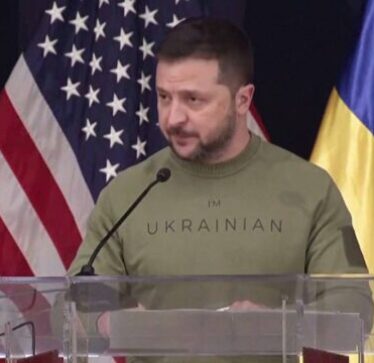 “Jemi pranë fundit të luftës”, Zelensky ka gati planin: Do ia prezantoj Harris dhe Trump