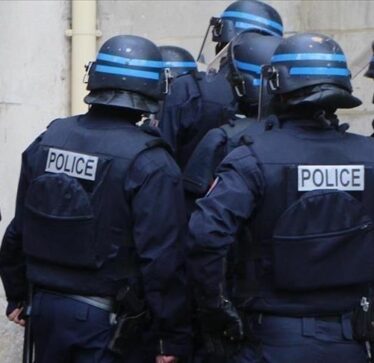 Policia franceze qëllon për vdekje dy civilë në Kaledoninë e Re