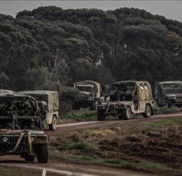 Ushtria izraelite thotë se po përgatitet për operacion tokësor në Liban