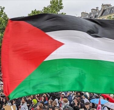 Francë, pezullohet nga puna pedagogu që kritikoi sulmet e Izraelit në Gaza
