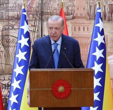 Erdoğan: Në Palestinë po përjetojmë masakër të ngjashme me atë në Bosnjë dhe Hercegovinë