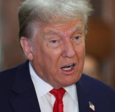 Ish Presidenti Trump: Ukraina duhej t’i kishte bërë lëshime Rusisë