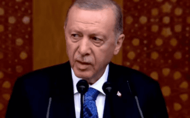 Erdoğan pas kolapsit të fondeve të investimeve në Turqi: “Do ta pastrojmë tregun nga parazitët lakmitarë”