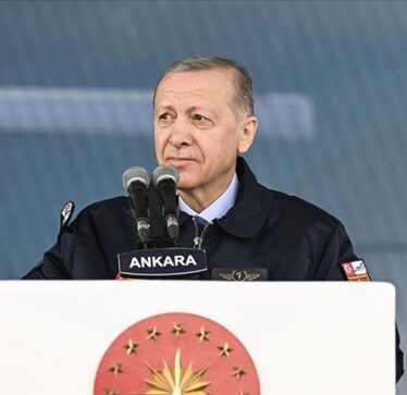 Erdoğan: Nuk do të ndalemi derisa të kemi një Turqi krejtësisht të pavarur në industrinë e mbrojtjes