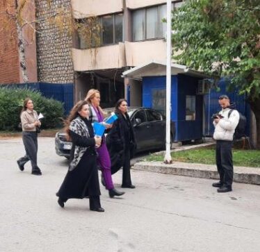 “Ambasadat janë shndërruar në shtabe zgjedhore të VV-së”, opozita dorëzon në Prokurorinë Speciale kërkesë për hetim të MPJD-së