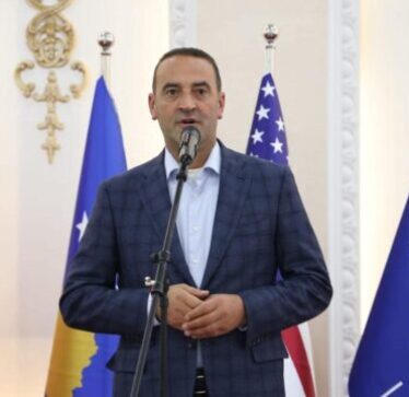 Haradinaj: Retorika serbe për luftë e rrit vullnetin për të mbrojtur çdo pëllëmbë të territorit – me aleatët jemi më të përgatitur se në 98-99