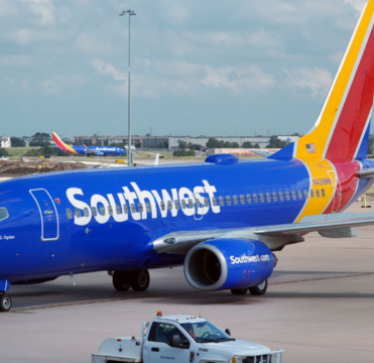 SHBA/ Të shtëna me armë zjarri në aeroportin e Dallasit, plumbi prek avionin