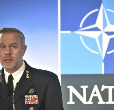Oficeri i NATO-s: Nëse rusët nuk do të kishin armë bërthamore, ne do të hynim në Ukrainë