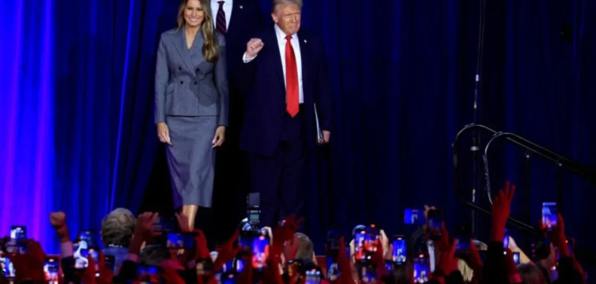 Gjatë fjalimit të Donald Trump për mbështetësit, Melania Trump kishte veshur një kostum Dior prej 6,000 eurosh