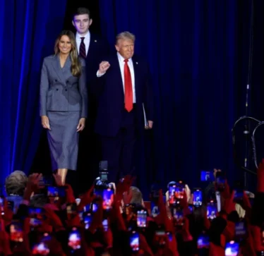 Gjatë fjalimit të Donald Trump për mbështetësit, Melania Trump kishte veshur një kostum Dior prej 6,000 eurosh