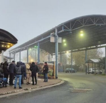 Të ikur nga mobilizimi e persekutimi rus, çeçenët arrijnë në kufirin mes Bosnjës e Kroacisë