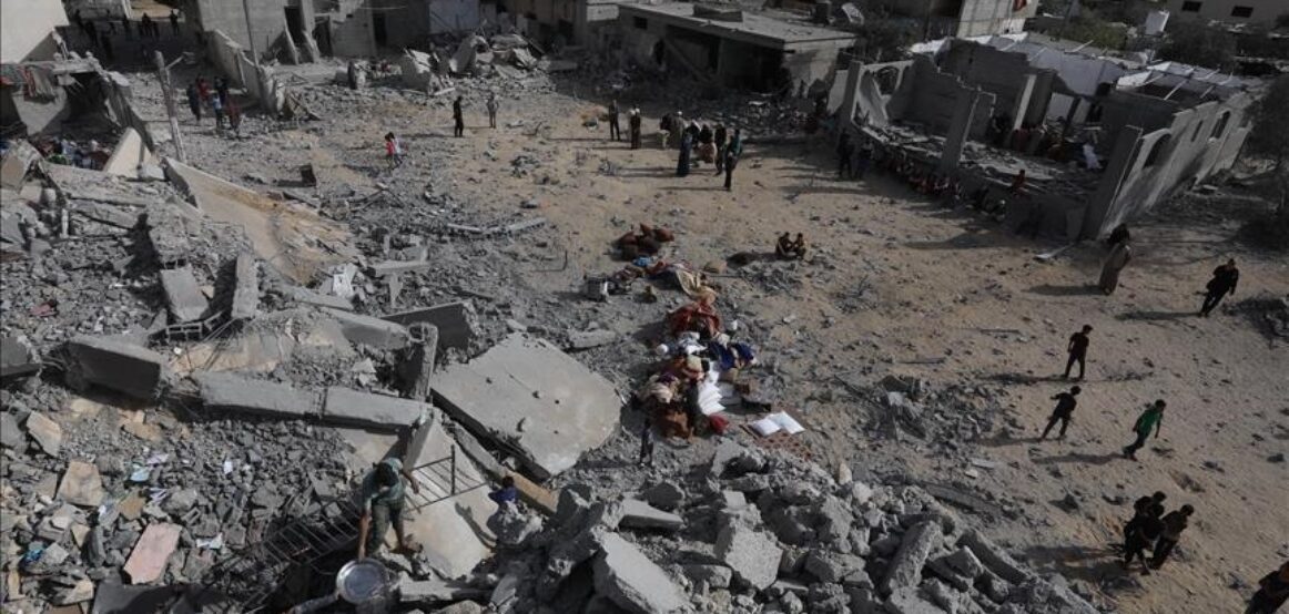 Gaza, 12 të vdekur nga sulmi izraelit në shkollën e OKB-së me civilë të strehuar