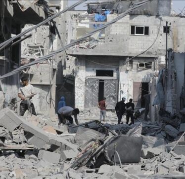 Izraeli bombardon një shtëpi dhe një shkollë në veri të Gazës, humbin jetën 6 palestinezë