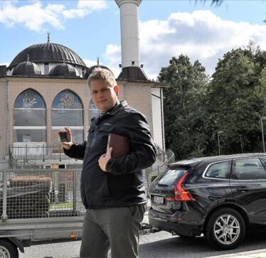 Politikani i ekstremit të djathtë, i njohur për djegien e kopjeve të Kuranit, dënohet me burg në Suedi