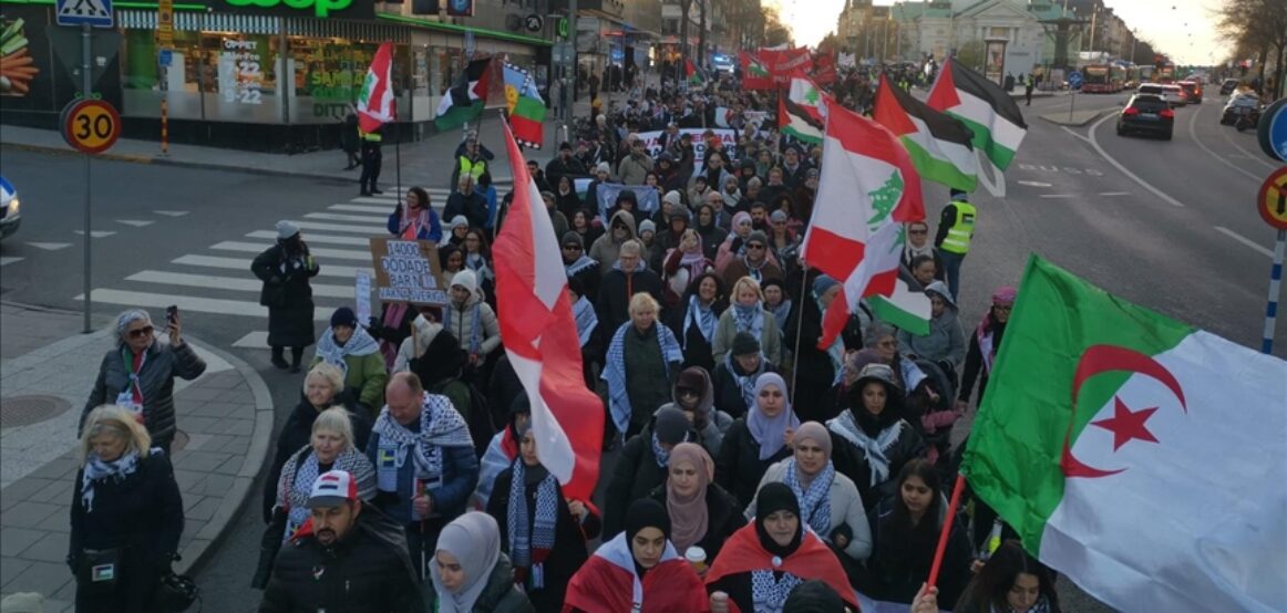Stockholm, qindra qytetarë në protestë kundër sulmeve izraelite në Gaza, Liban dhe Iran