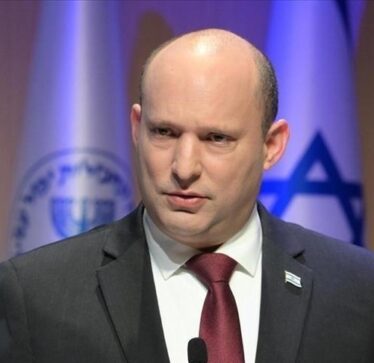 Ish-kryeministri izraelit Bennett e quan qeverinë e vendit “të çmendur dhe të sëmurë”