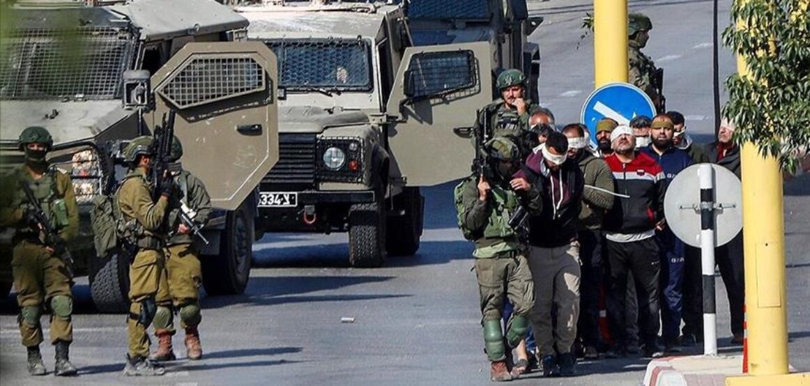 Ushtarët izraelitë arrestuan dhjetëra palestinezë në Bregun Perëndimor të pushtuar