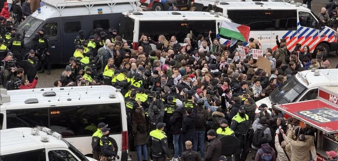Franca ndalon flamujt palestinezë gjatë ndeshjes së futbollit Izrael-Francë