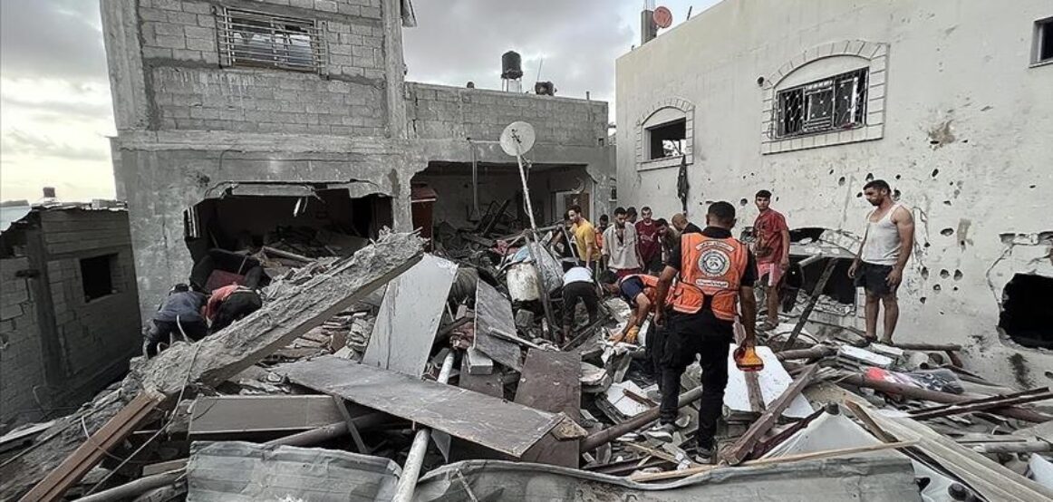 Izraeli bombardon dy shtëpi në Rripin e Gazës, vriten 7 palestinezë