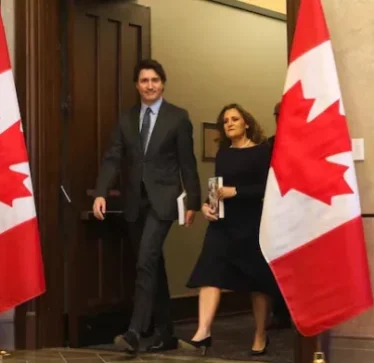 Ministrja e financave të Kanadasë jep dorëheqjen pas përplasjes me Trudeau