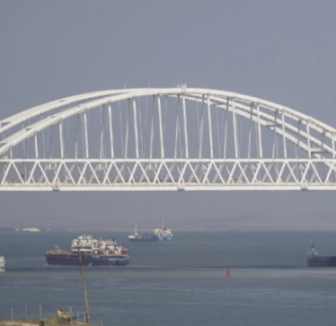 Mbyllet ura në Krime pas raportimeve për sulme nga dronët ukrainas