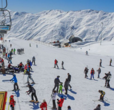 Dymbëdhjetë të vdekur nga helmimi me monoksid karboni në një resort skijimi