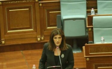 Musliu: Kushtetuesja u tregua tolerante ndaj adoleshencës së Kuvendit
