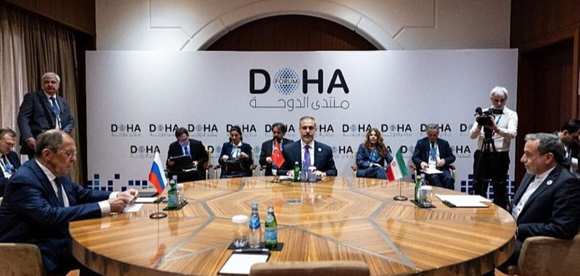Në Doha ka filluar takimi mbi fatin e Sirisë: Ministrat e Jashtëm të Turqisë, Iranit dhe Rusisë diskutojnë