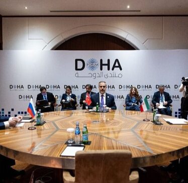 Në Doha ka filluar takimi mbi fatin e Sirisë: Ministrat e Jashtëm të Turqisë, Iranit dhe Rusisë diskutojnë