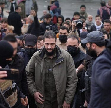 Udhëheqësi i rebelëve ndalon shkatërrimin e institucioneve qeveritare: “Objektet duhet të mbeten të paprekura”