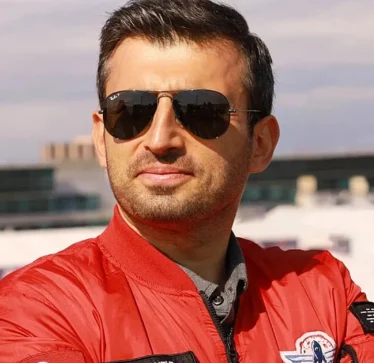 Selçuk Bayraktar përshëndeti rënien e Assadit: “Në çdo centimetër të tokës, Siria është çliruar”