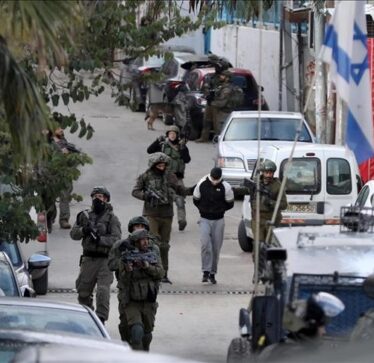 Forcat izraelite arrestuan 10 palestinezë në Bregun Perëndimor
