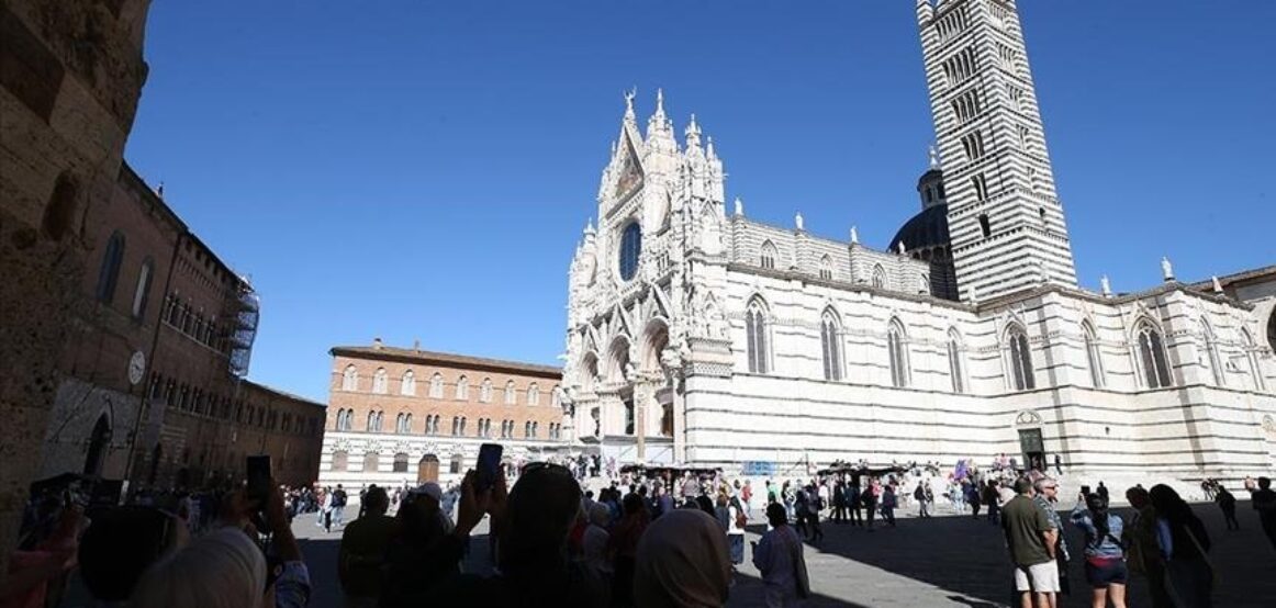 Nga 1 janari 2025 Milano do të ndalojë pirjen e duhanit në ambiente publike