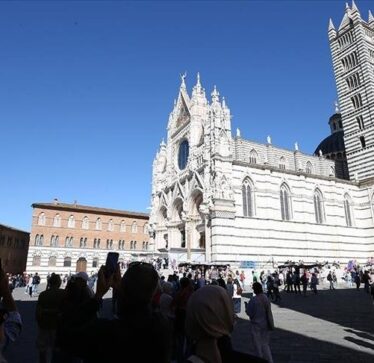Nga 1 janari 2025 Milano do të ndalojë pirjen e duhanit në ambiente publike