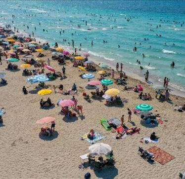 Shkencëtarët kinezë krijojnë një krem dielli që mund të ulë temperaturën e trupit me 6 gradë Celsius
