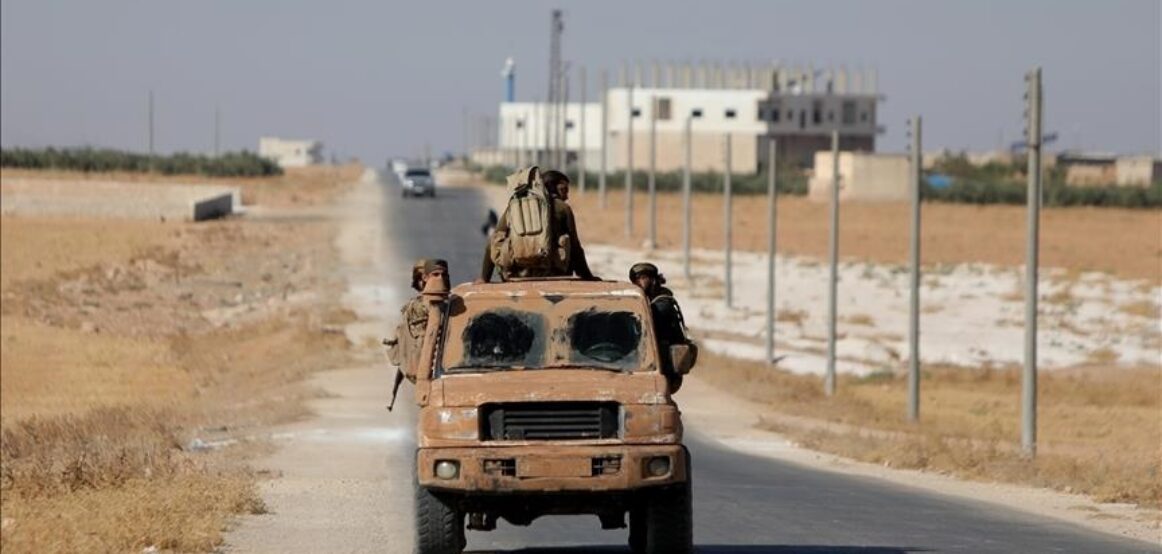 Regjimi sirian ia dorëzoi grupit terrorist PKK/YPG kontrollin e qendrës së qytetit Deir ez-Zor
