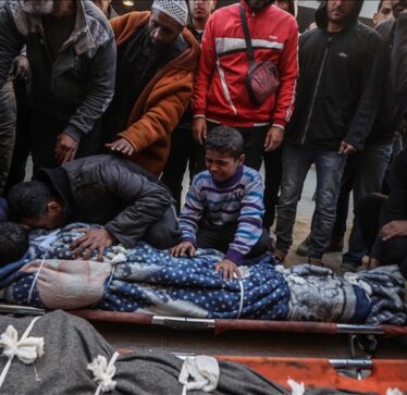 Vriten dhe plagosen dhjetëra palestinezë në sulmet izraelite në Gaza