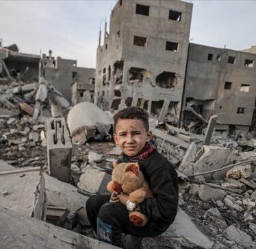 Shefi i UNRWA-së paralajmëron se fëmijët e Gazës ngrijnë deri në vdekje mes bllokadës izraelite