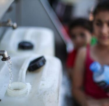 HRW: Izraeli kryen gjenocid duke penguar qasjen në ujë për civilët në Gaza