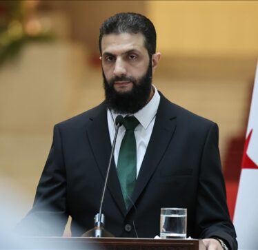 Ministri i Shtetit të Katarit takohet me kreun e administratës së re siriane në Damask
