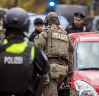 Përleshje masive mes familjeve nga Bosnja dhe Kosova në Hamburg për shkak të një vajze shtatzënë (15)