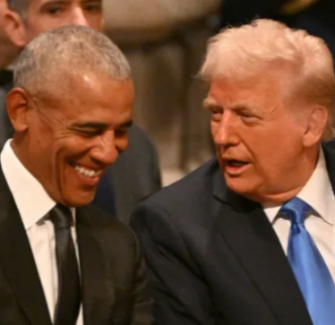 Obama dhe Trump ‘shkrijnë akujt’, dyshja të buzëqeshur në funeralin e Jimmy Carter