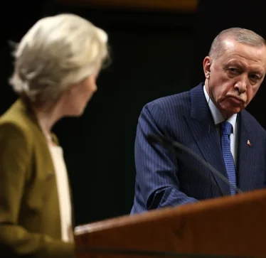 Erdogan: Turqit, Kurdët, Arabët dhe Persët nuk do të bien pre e lojërave imperialiste “përça dhe sundo”