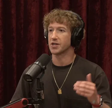 Zuckerberg: Administrata e Bidenit ushtronte presion për të hequr përmbajtjet mbi efektet anësore të vaksinave kundër Covid-it