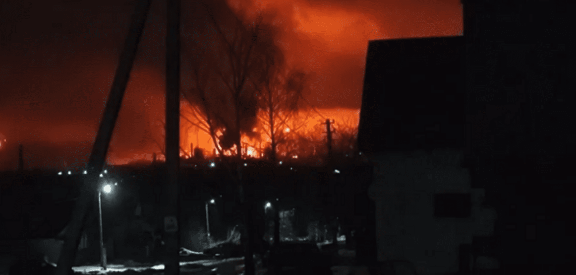 Ukraina godet me dronë rafinerinë e naftës ruse, sulmi i dytë brenda një jave